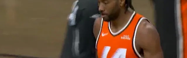 APP下载-伦纳德一打二慢三步上篮拿21分，快船轰出25-10反超勇士13分